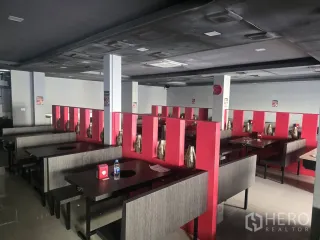 For rent retail Space in Khlong Toei, Bangkok