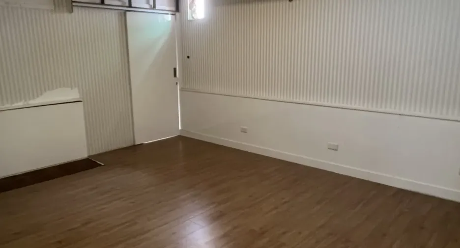 For rent 2 bedrooms retail Space in Watthana, Bangkok