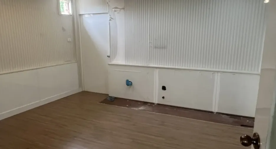 For rent 2 bedrooms retail Space in Watthana, Bangkok