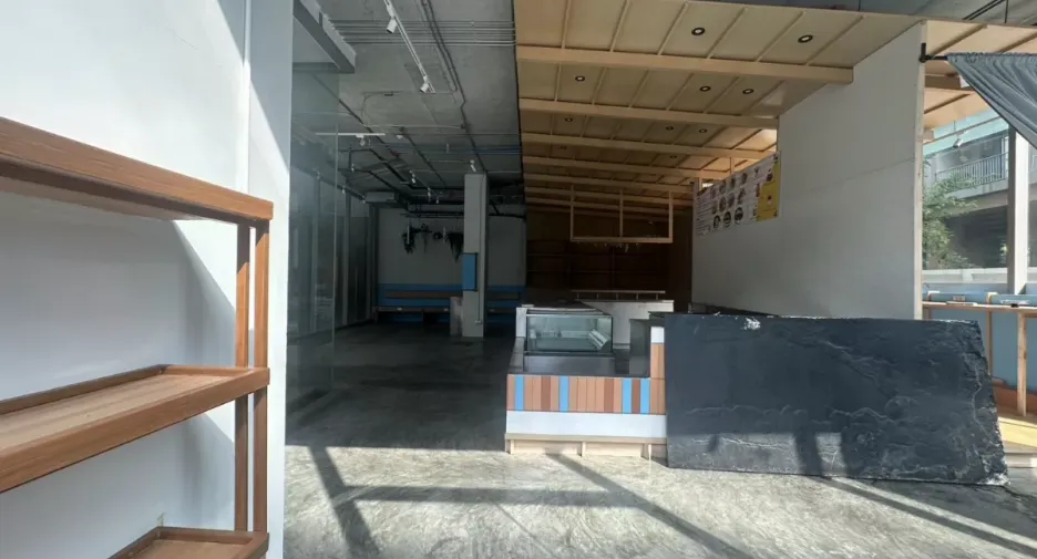 For rent retail Space in Phra Khanong, Bangkok