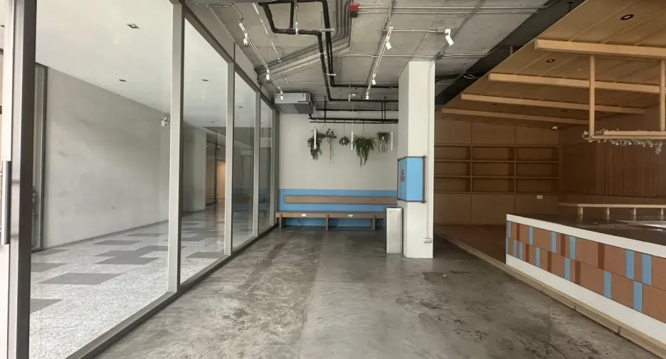 For rent retail Space in Phra Khanong, Bangkok