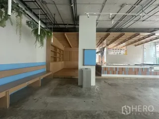 For rent retail Space in Phra Khanong, Bangkok