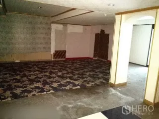 For rent 4 bedrooms retail Space in Watthana, Bangkok