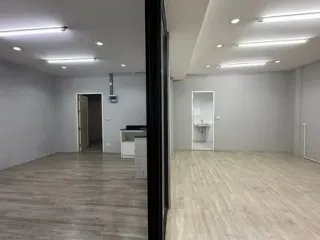 For rent retail Space in Khlong Toei, Bangkok