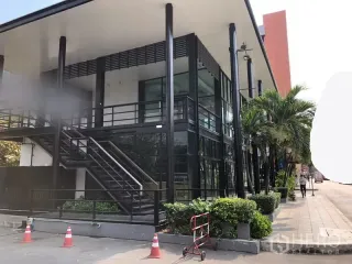 For rent retail Space in Watthana, Bangkok