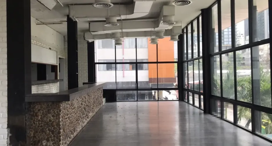 For rent retail Space in Watthana, Bangkok