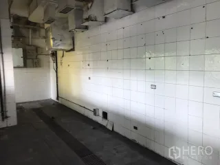For rent retail Space in Watthana, Bangkok