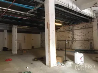 For rent retail Space in Watthana, Bangkok