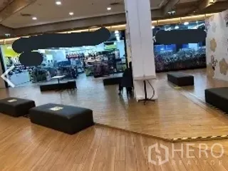 For rent retail Space in Watthana, Bangkok