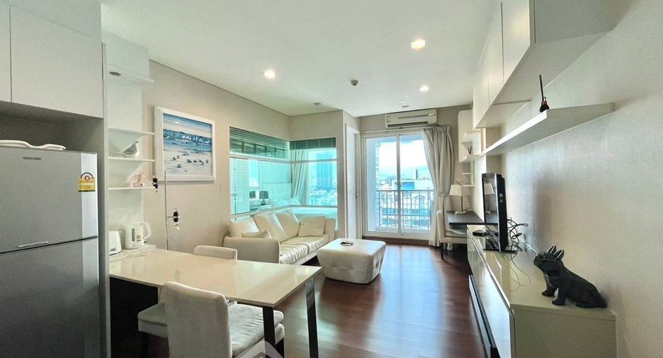For rent 1 bed condo in Watthana, Bangkok