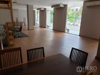 For rent retail Space in Watthana, Bangkok