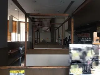 For rent retail Space in Watthana, Bangkok