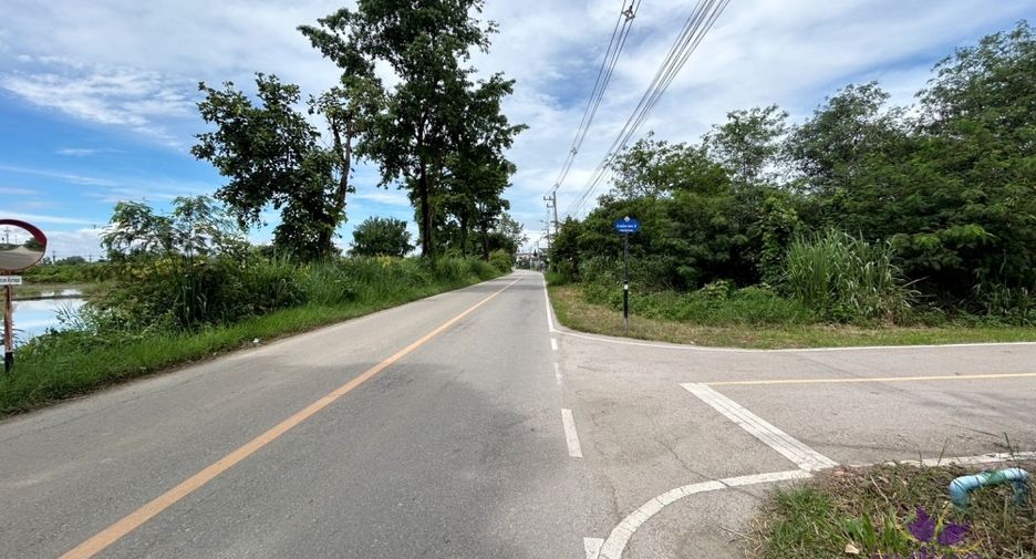 For sale land in San Kamphaeng, Chiang Mai