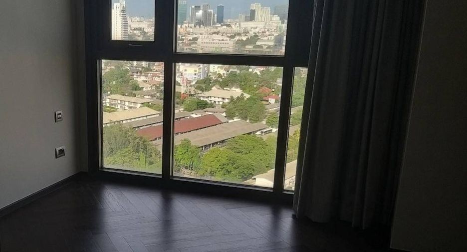 For sale 2 bedrooms condo in Phaya Thai, Bangkok