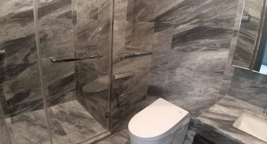 For sale 2 bedrooms condo in Phaya Thai, Bangkok