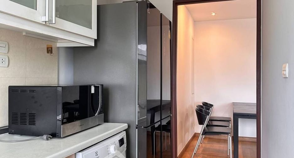 Condo en alquiler de 3 habitaciones en Phra Khanong, Bangkok