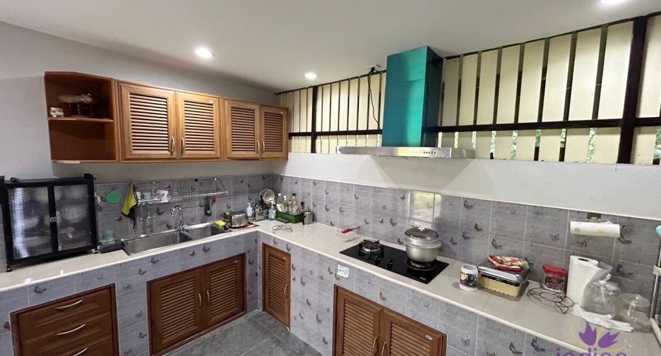 À vendre 2 chambres maison à San Kamphaeng, Chiang Mai