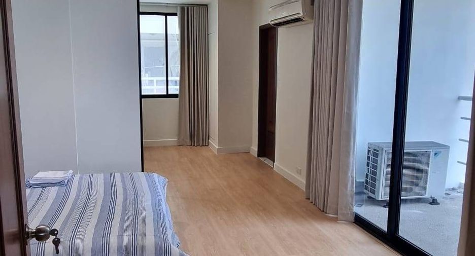 For sale 2 bedrooms condo in Khlong Toei, Bangkok