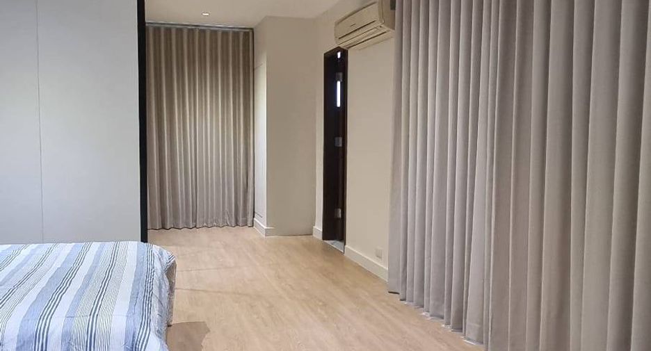 For sale 2 bedrooms condo in Khlong Toei, Bangkok