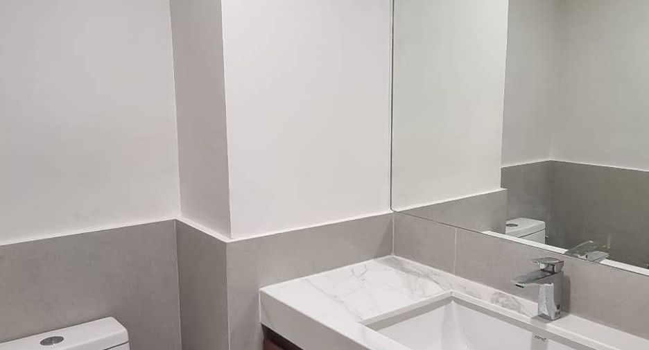 For sale 2 bedrooms condo in Khlong Toei, Bangkok