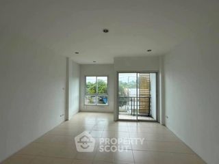 Reihenhaus zum Kauf mit 4 Zimmer in Mueang Chon Buri, Chonburi