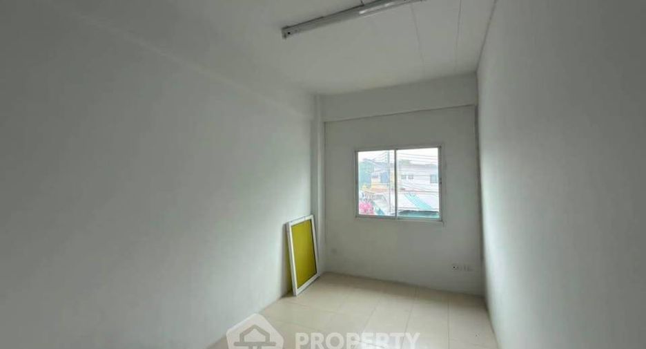 Reihenhaus zum Kauf mit 4 Zimmer in Mueang Chon Buri, Chonburi