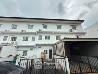 Reihenhaus zum Kauf mit 4 Zimmer in Mueang Chon Buri, Chonburi