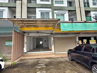 Reihenhaus zum Kauf mit 4 Zimmer in Mueang Chon Buri, Chonburi
