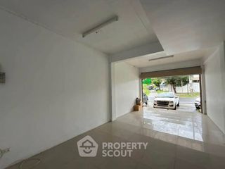 Reihenhaus zum Kauf mit 4 Zimmer in Mueang Chon Buri, Chonburi