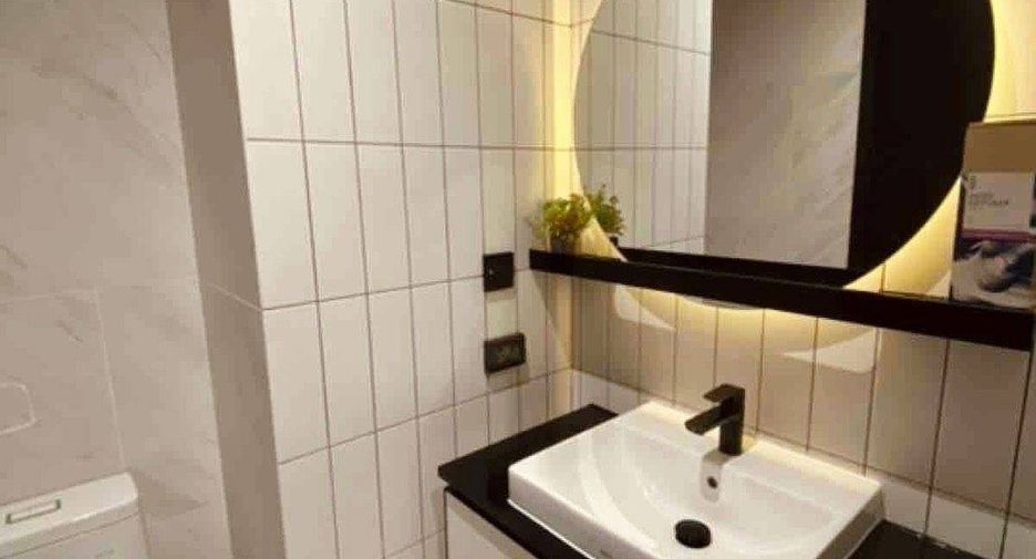 For rent and for sale 1 bed condo in Khlong San, Bangkok
