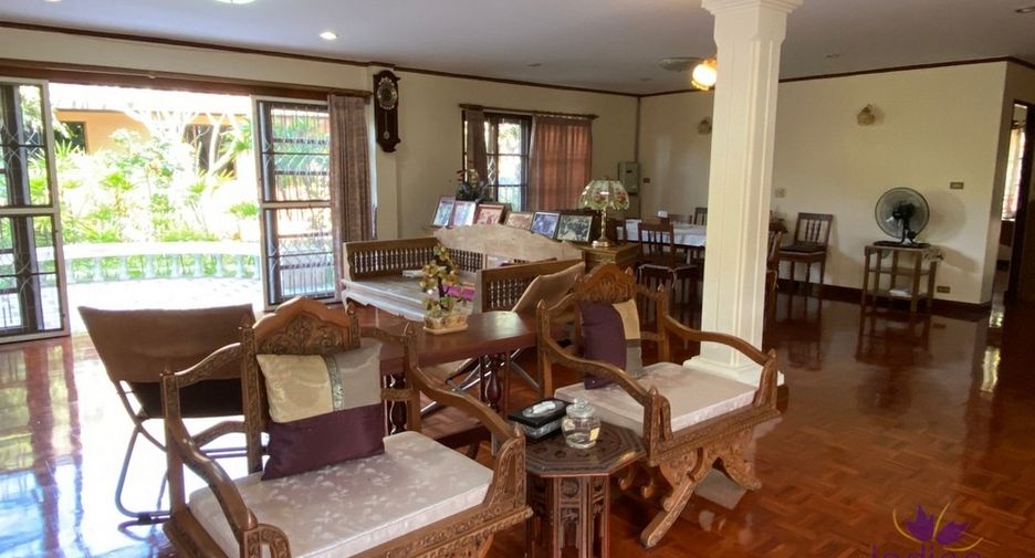 À vendre 15 chambres local commercial à Doi Saket, Chiang Mai
