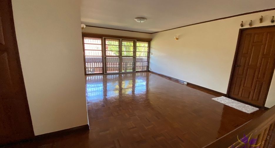 À vendre 15 chambres local commercial à Doi Saket, Chiang Mai