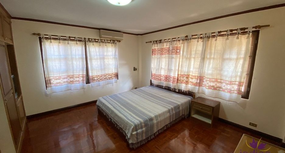 À vendre 15 chambres local commercial à Doi Saket, Chiang Mai