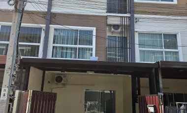 Reihenhaus zur Miete mit 3 Zimmer in Suan Luang, Bangkok