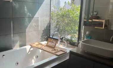 For rent 2 bedrooms condo in Bang Rak, Bangkok