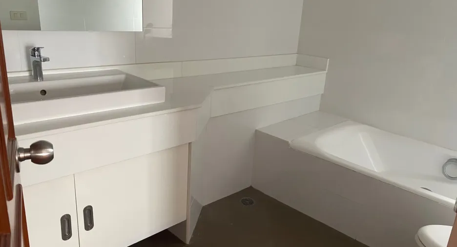 For rent 3 bedrooms apartment in Sathon, Bangkok