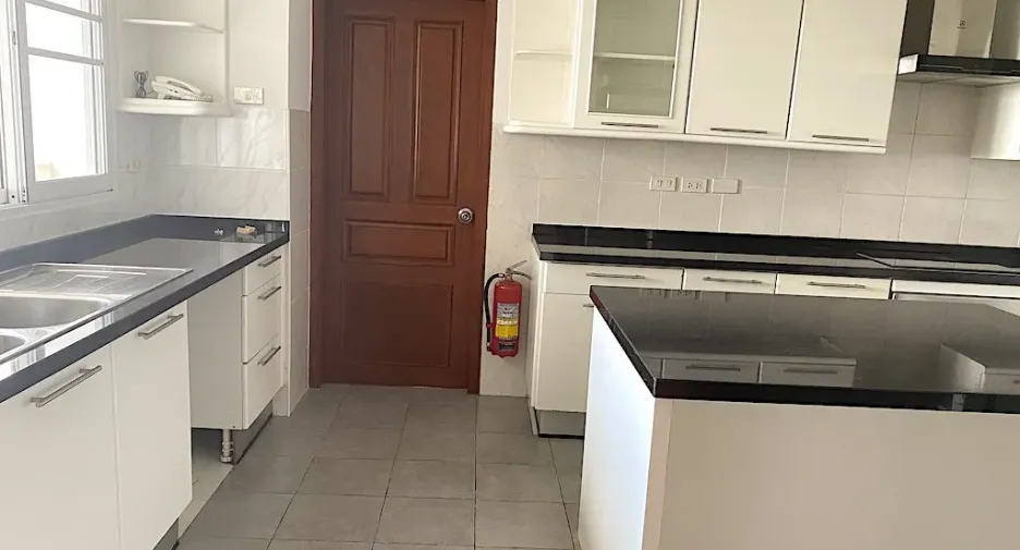 For rent 3 bedrooms apartment in Sathon, Bangkok