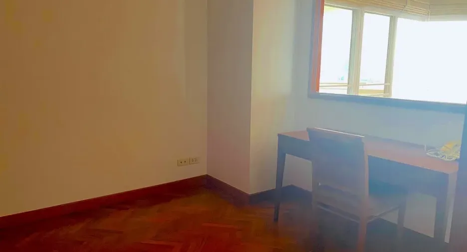 For rent 3 bedrooms apartment in Sathon, Bangkok
