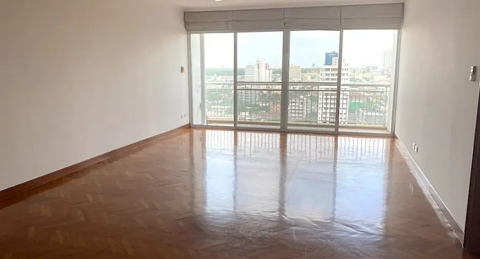 For rent 3 bedrooms apartment in Sathon, Bangkok