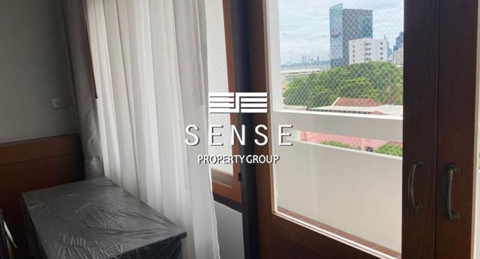 For rent 3 bedrooms condo in Sathon, Bangkok
