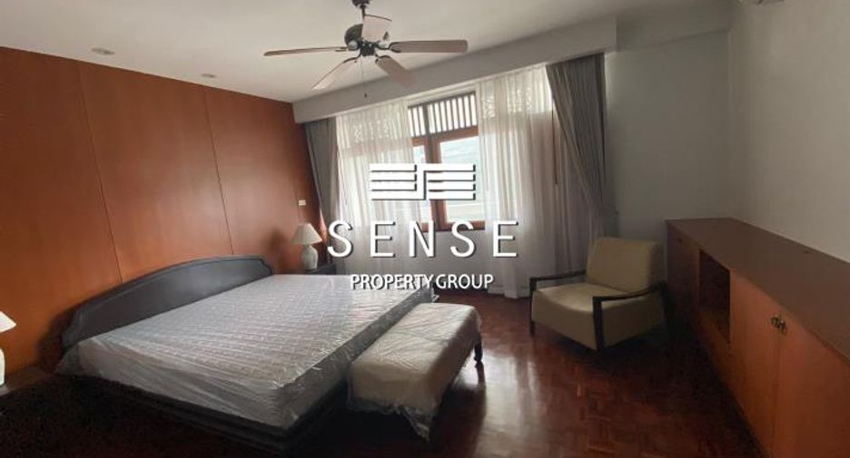 For rent 3 bedrooms condo in Sathon, Bangkok
