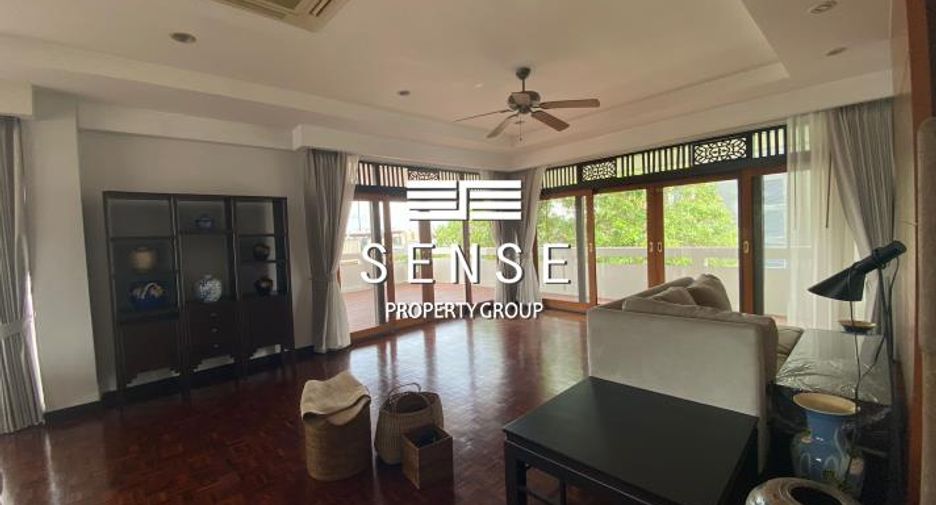 For rent 3 bedrooms condo in Sathon, Bangkok