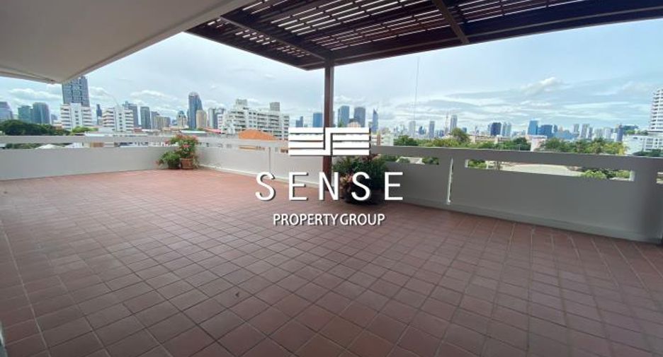 For rent 3 bedrooms condo in Sathon, Bangkok