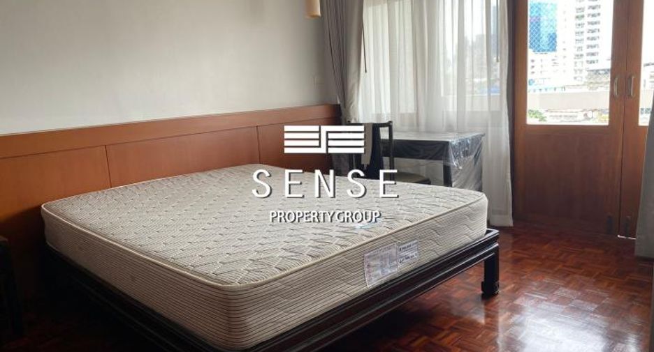 For rent 3 bedrooms condo in Sathon, Bangkok