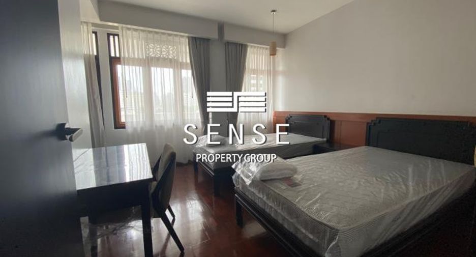 For rent 3 bedrooms condo in Sathon, Bangkok