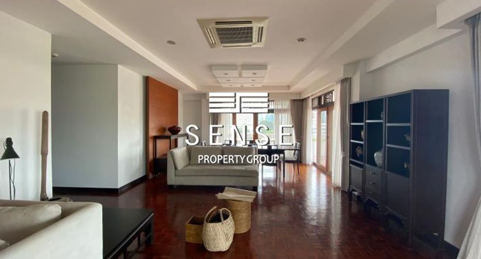 For rent 3 bedrooms condo in Sathon, Bangkok