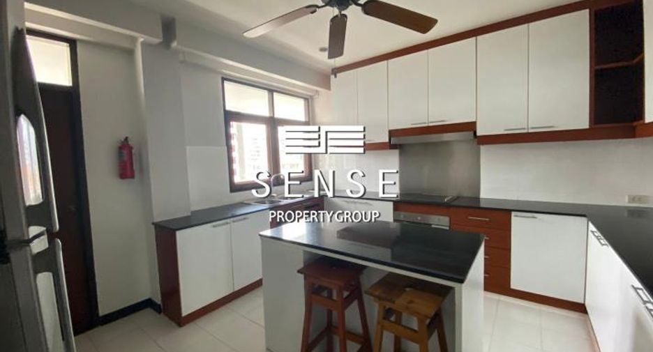 For rent 3 bedrooms condo in Sathon, Bangkok