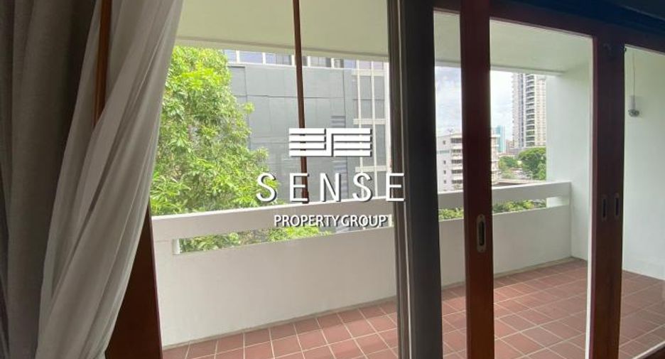 For rent 3 bedrooms condo in Sathon, Bangkok