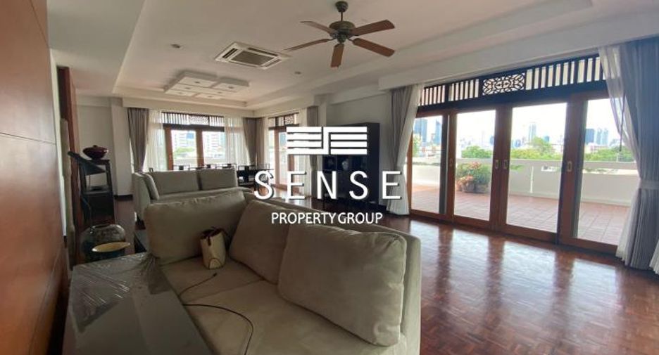 For rent 3 bedrooms condo in Sathon, Bangkok