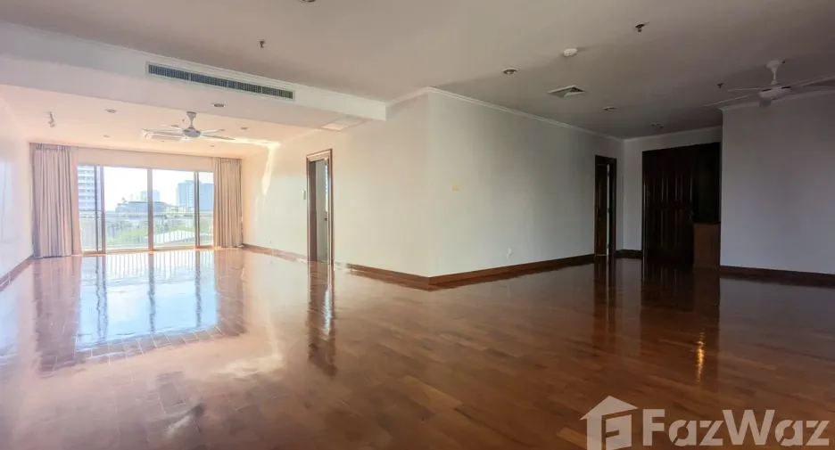 For rent 3 bedrooms apartment in Sathon, Bangkok